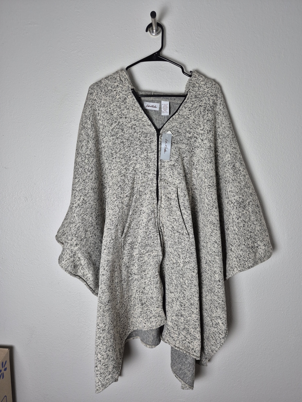 Womens Marled Gray Hooded Zip Poncho/Wrap! Size XXL. New w Tags